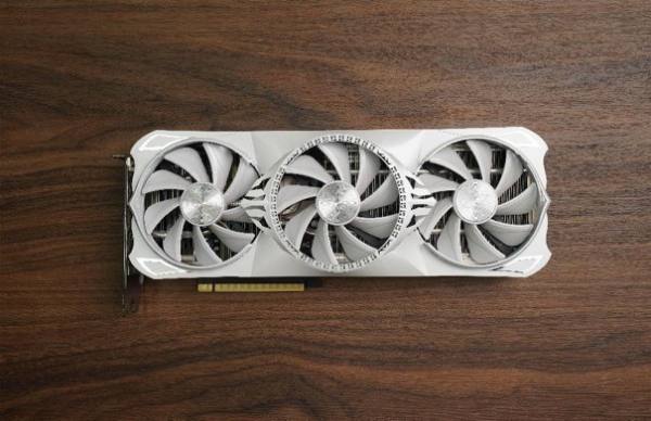 耕升 RTX 4060 Ti 星极皓月OC,DLSS 3助力1080P光追极致体验